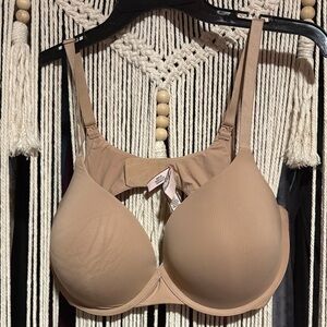 Victoria's Secret T-Shirt Push-Up Full Coverage Nude Bra